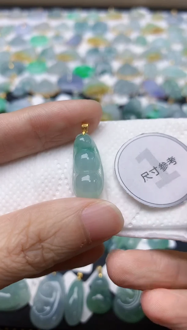 翡翠18K金镶嵌颈饰天然缅甸A货翡翠