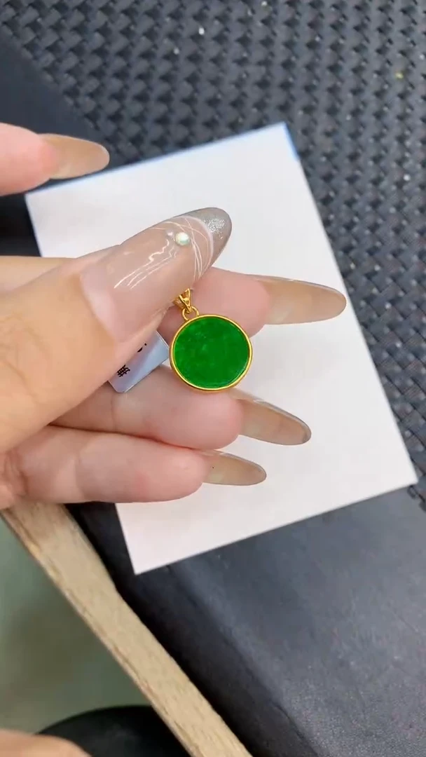 颈饰未镶嵌翡翠1