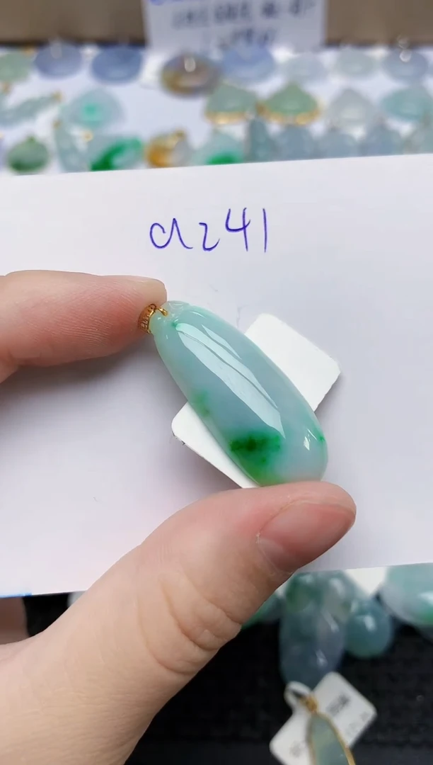 翡翠18K金镶嵌颈饰天然翡翠A货