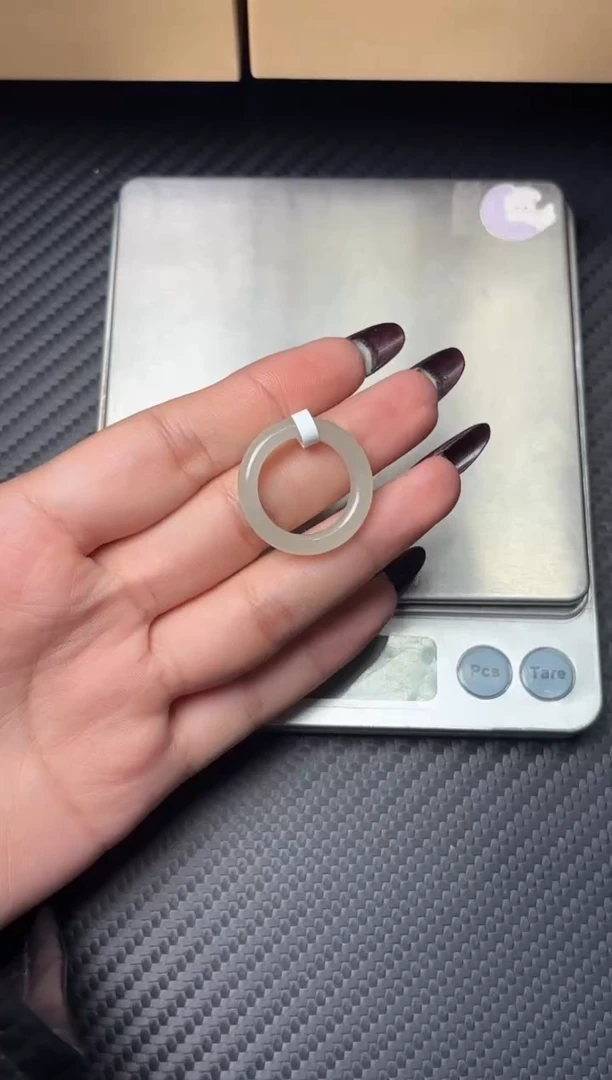 未镶嵌戒圈和田玉且末近矿微色差17+