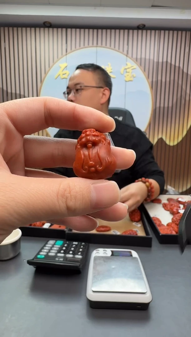 未镶嵌雕刻南红玛瑙126ZB0104产品一个