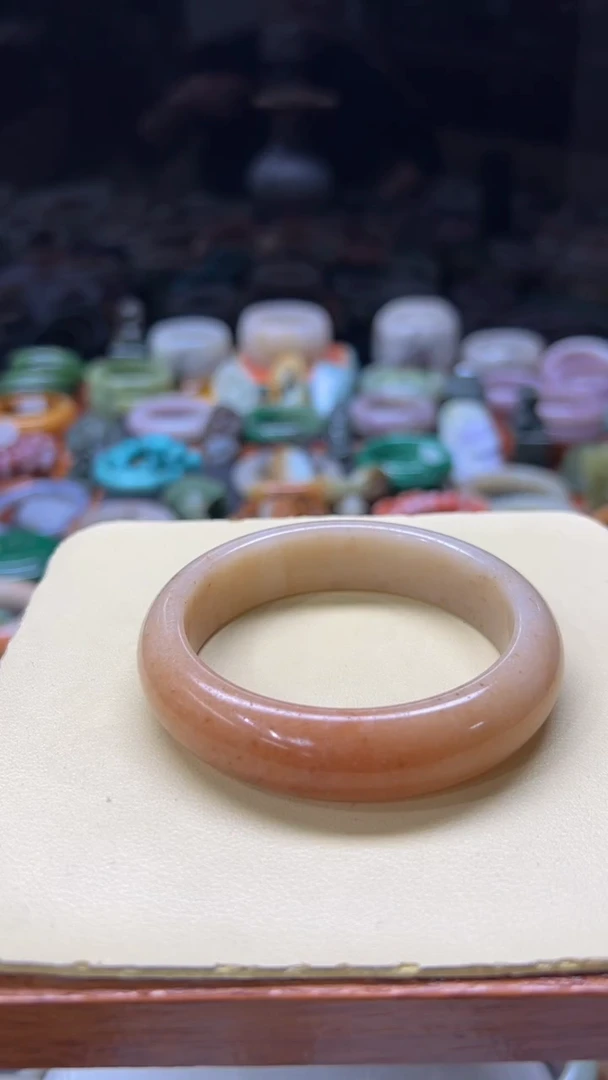 【闪购商品】石英质玉手镯合金072