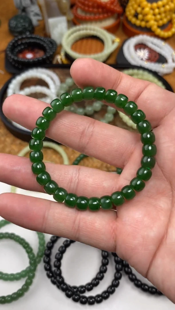 颈饰未镶嵌和田玉手串