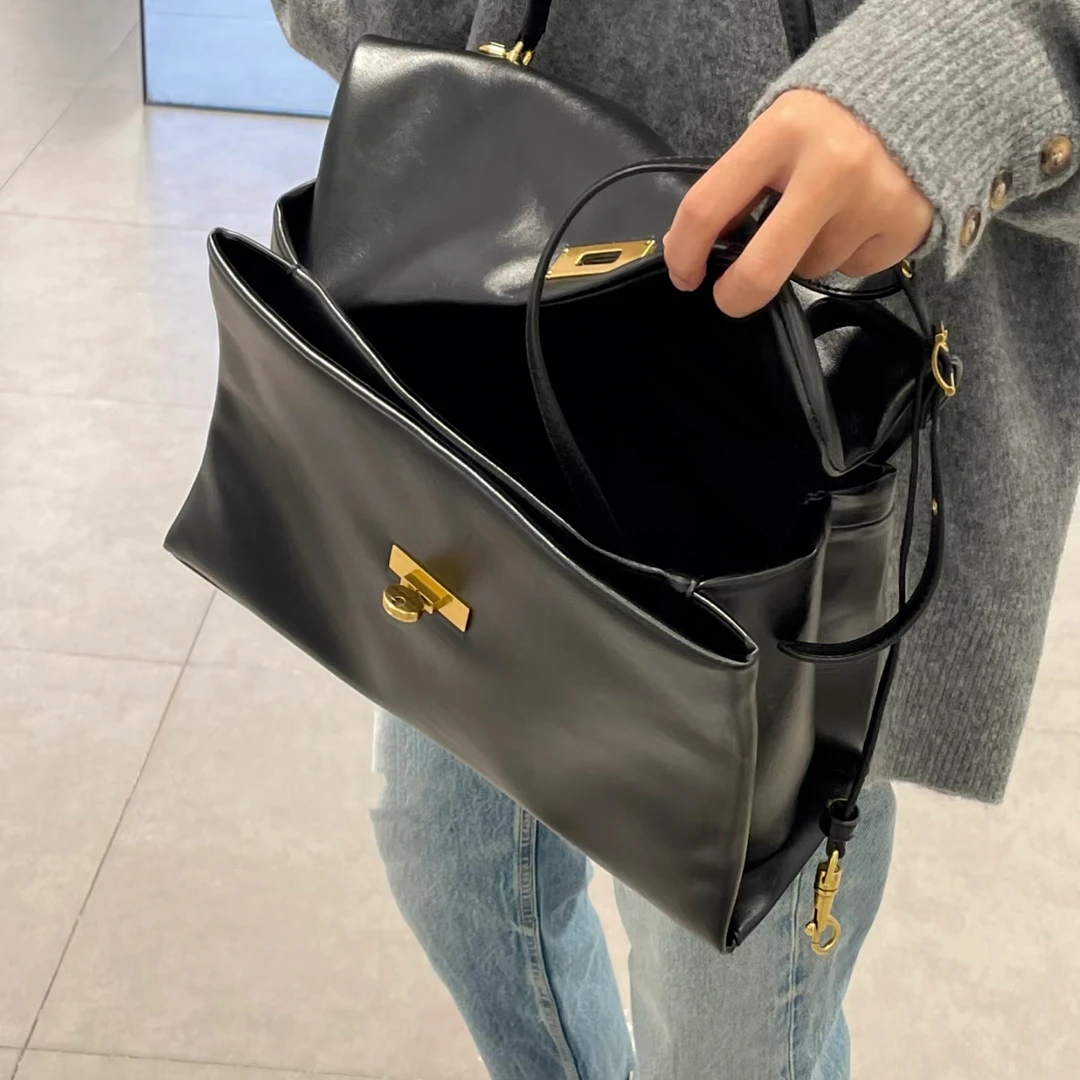 单肩斜挎包   （对应价格备注编码）