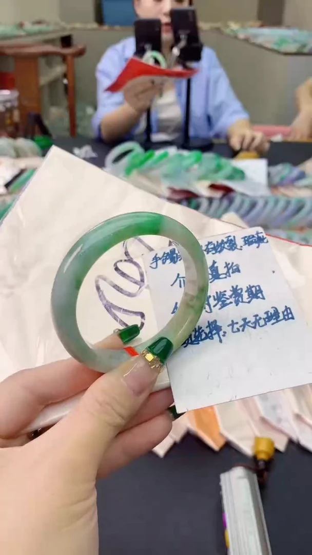 翡翠手镯未镶嵌0549944365