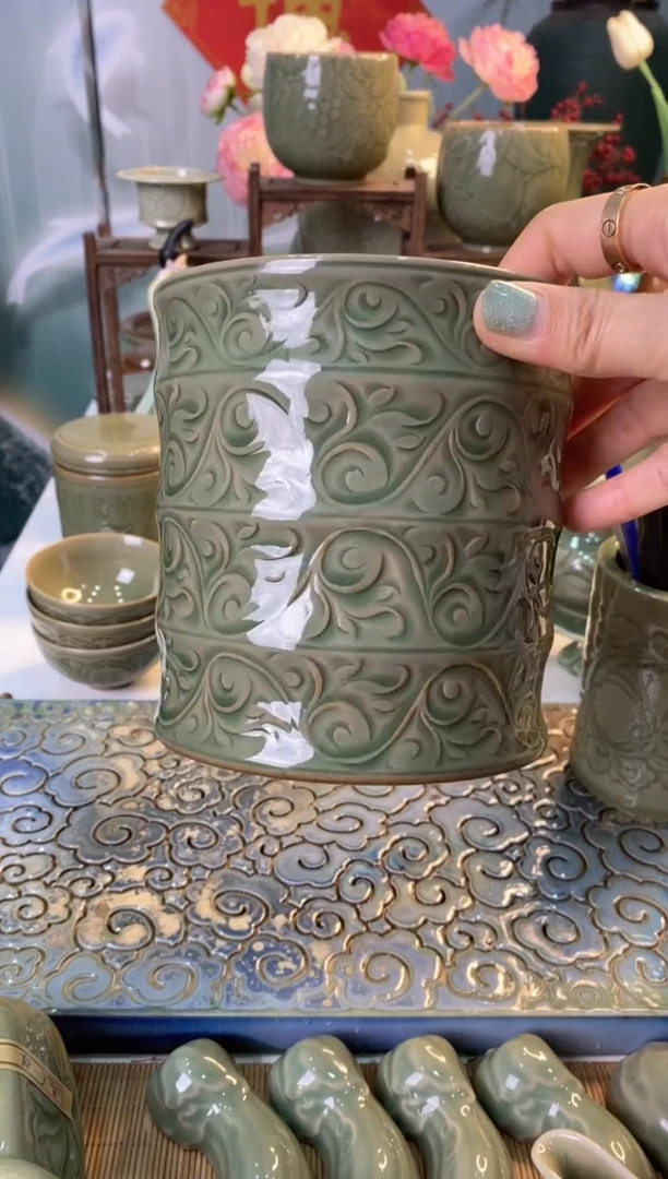 【闪购商品】900036竹节 手工刻花笔筒