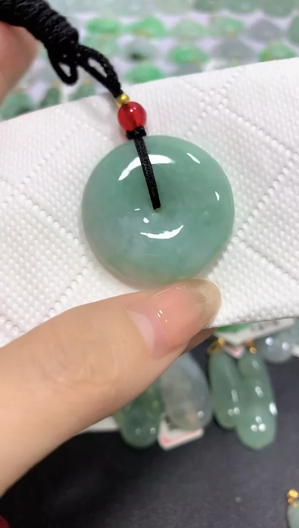 颈饰未镶嵌翡翠A货