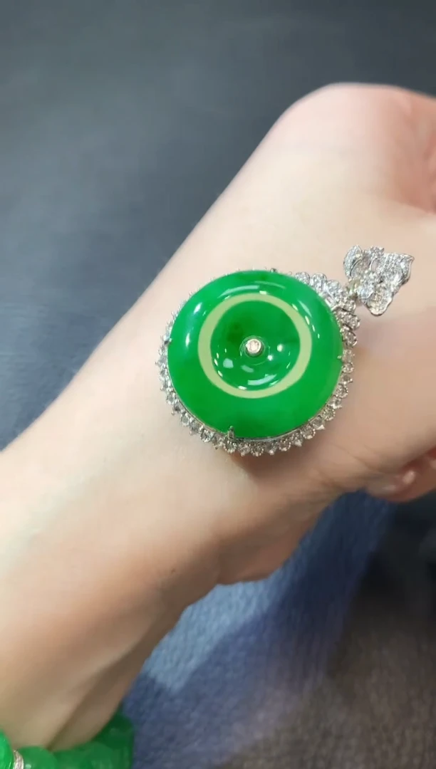 翡翠18K金镶嵌吊坠(不含链)D84