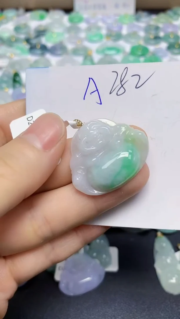 颈饰18K金镶嵌翡翠天然缅甸翡翠A货翡翠百元以上9元证书费自理