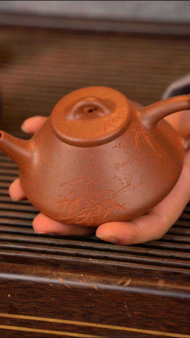茶壶紫砂济****永桃花退火刻鸟
