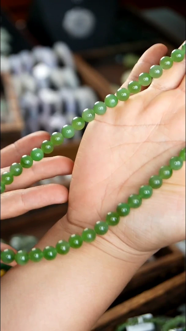 颈饰未镶嵌和田玉（碧玉）贾002 8MM