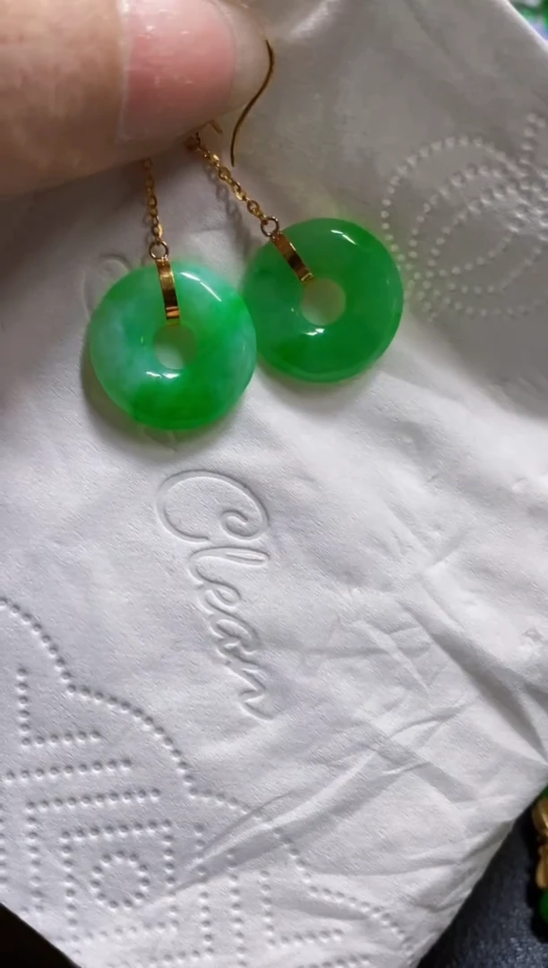 颈饰18K金镶嵌翡翠耳饰