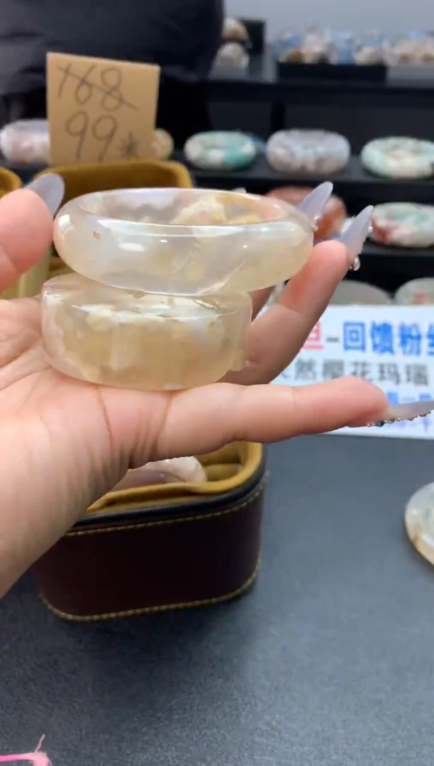 未镶嵌手镯石英质玉（57-58圈口）赠送镯心 无证书