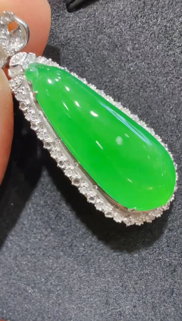 吊坠(不含链)18K金镶嵌翡翠多样性团购发一件