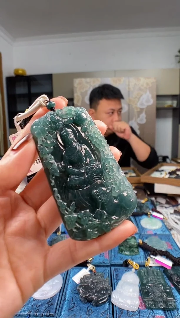 颈饰未镶嵌翡翠多样性发其一