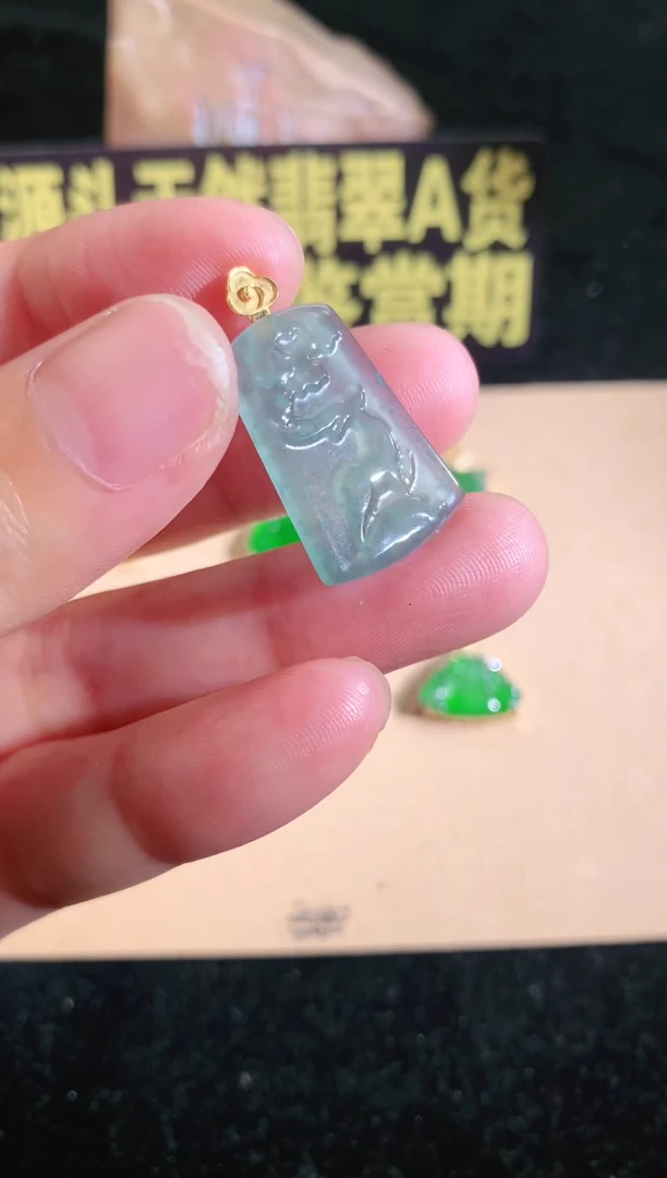翡翠18K金镶嵌颈饰自家翡翠工厂一手货源