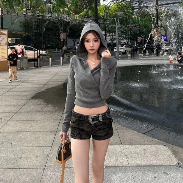 气质修身交叉连帽T恤女春设计感拉链长袖打底衫辣妹收腰短款上衣