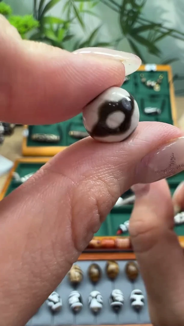 未镶嵌颈饰玛瑙/玉髓（覆膜）4.（微瑕随机发货）