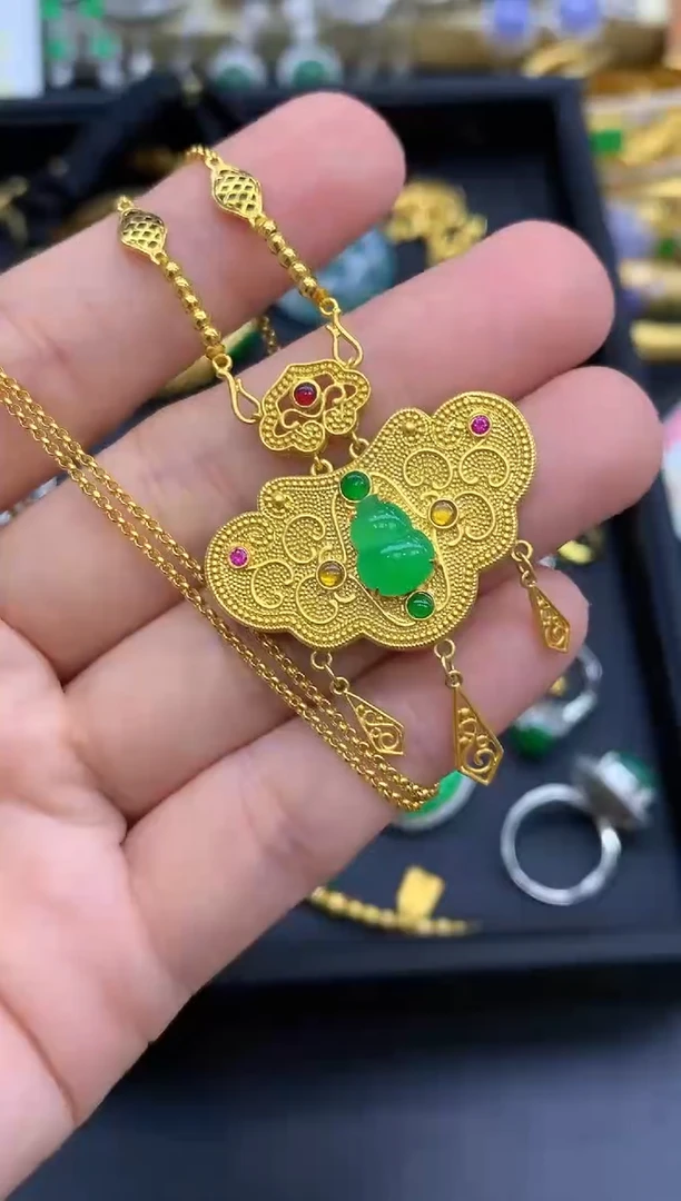 颈饰18K金镶嵌翡翠647-中国好珍宝