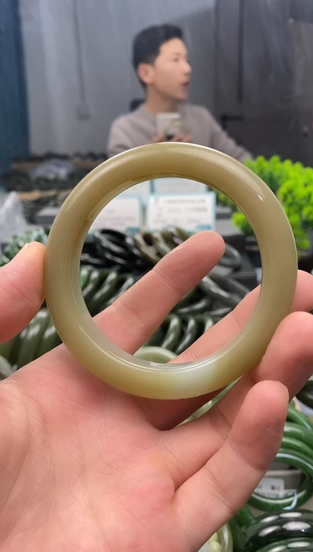 未镶嵌手镯和田玉60