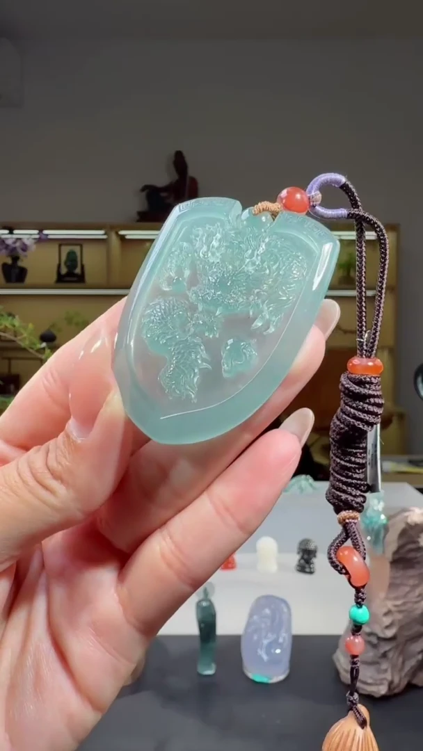 吊坠(不含链)未镶嵌翡翠龙牌