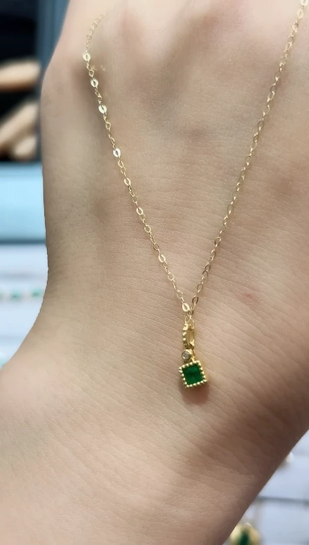 锁骨链18K金镶嵌祖母绿·