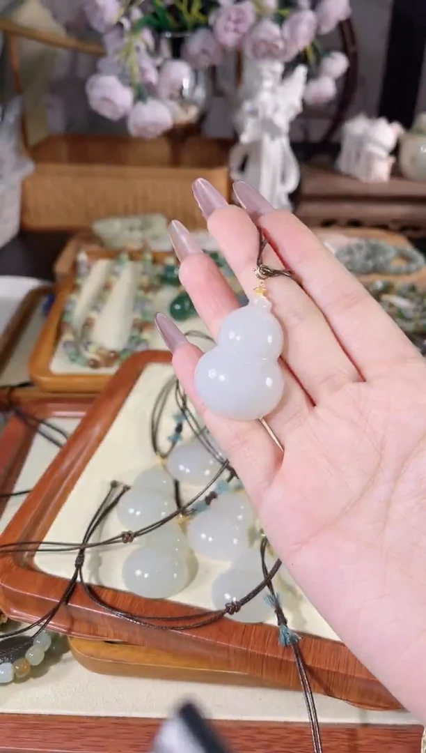 吊坠(赠链)银S925镶嵌和田玉多样性发其一