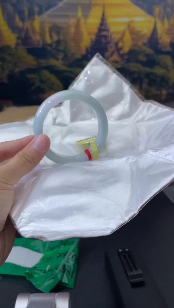 未镶嵌手镯翡翠10