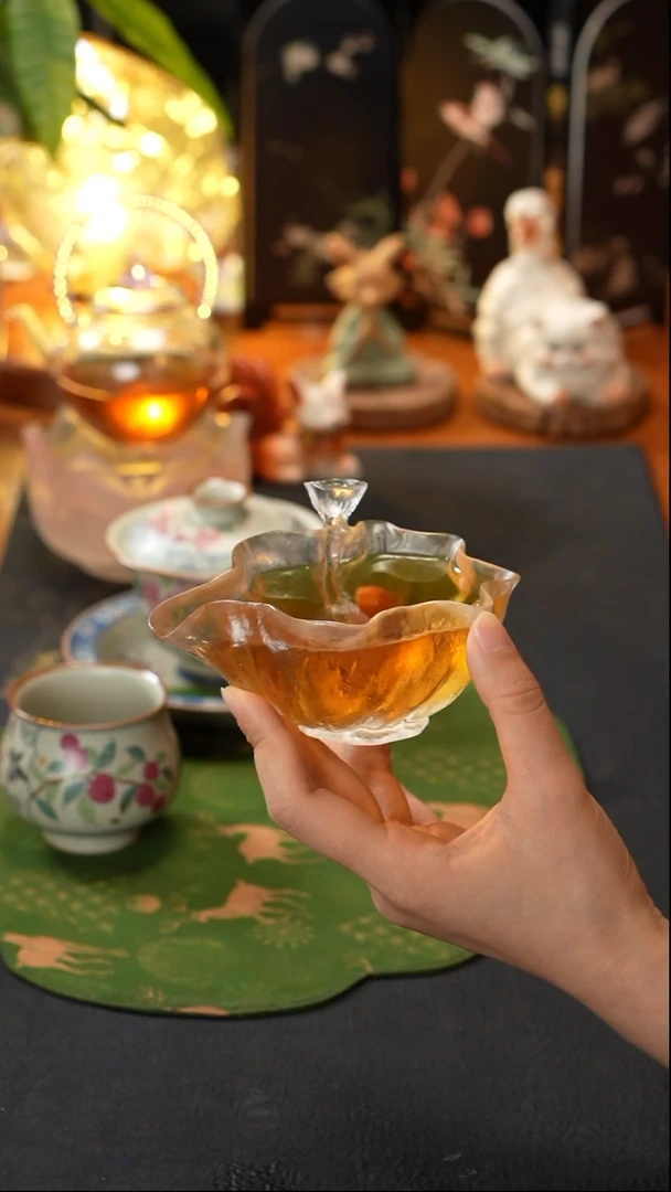 琉璃古法手工打磨荷叶公道杯