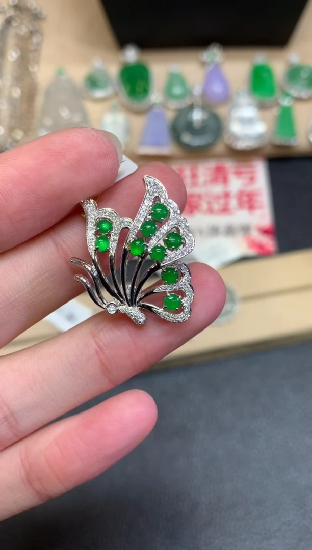 【闪购商品】翡翠颈饰18K金镶嵌蛋面【无服务费】