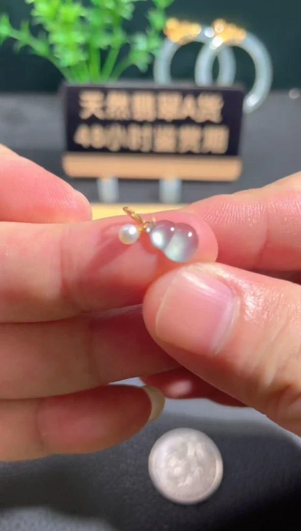 翡翠18K金镶嵌颈饰翡翠