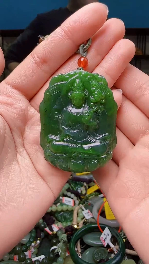 颈饰未镶嵌和田玉1