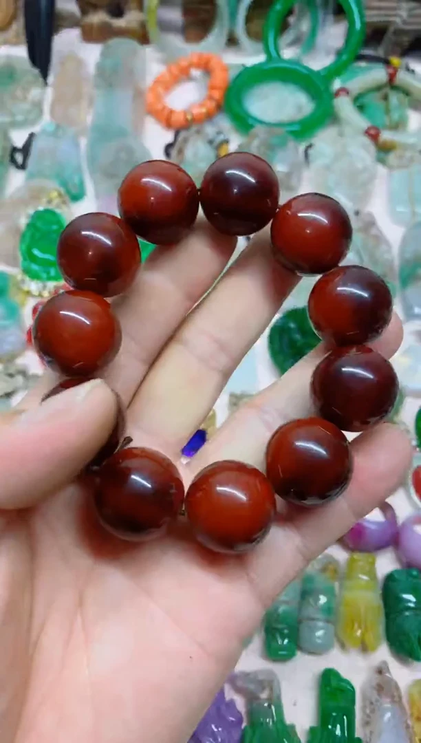 1直播间的实时画面