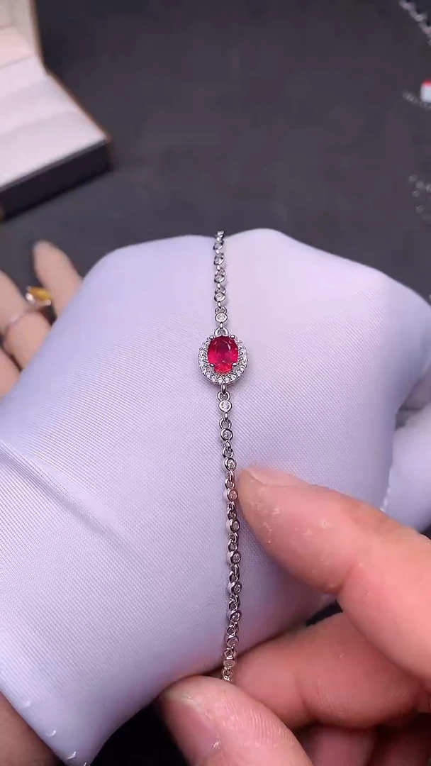 【闪购商品】红宝石手链银S925镶嵌......