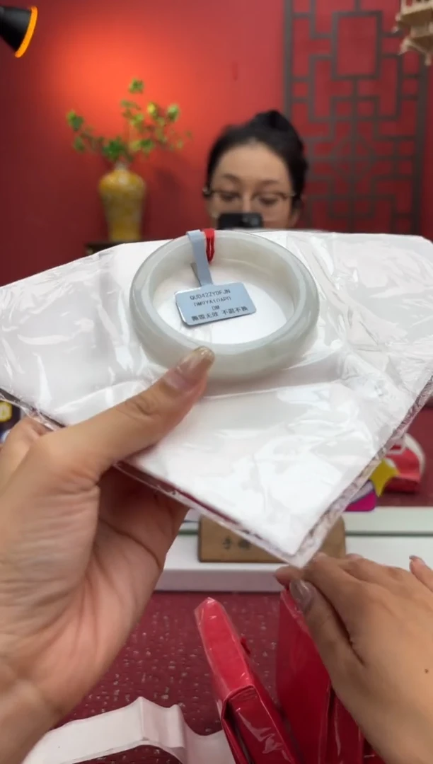 未镶嵌手镯翡翠翡翠手镯2