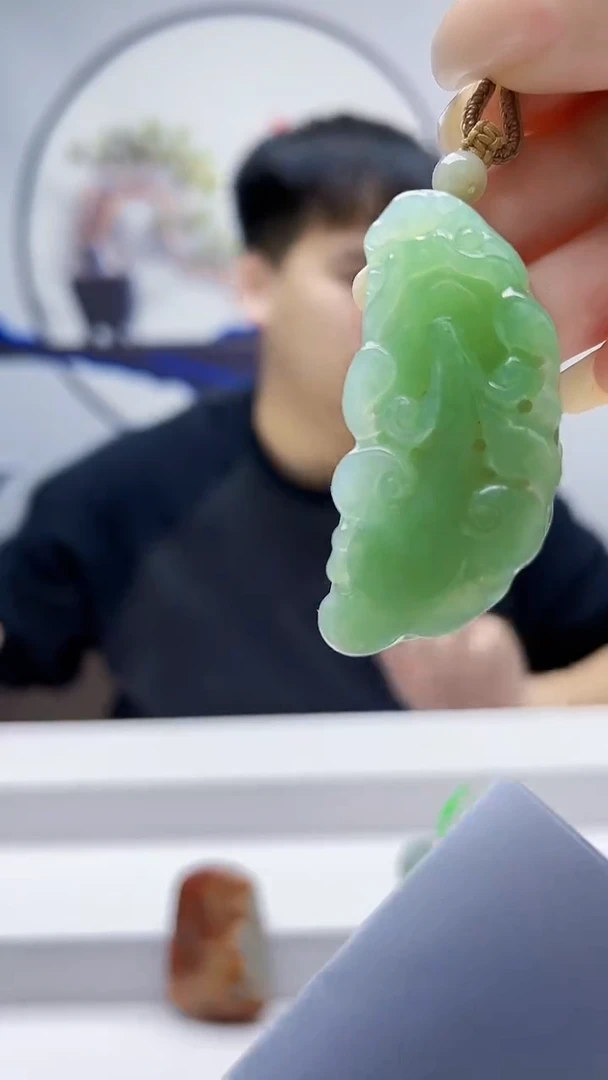 未镶嵌定制翡翠毛货挂件32