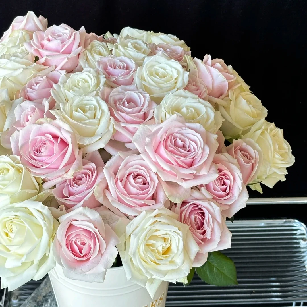 【雪山组合】粉雪10枝+蜜桃10枝+白雪10枝大头玫瑰好养送礼花束鲜花