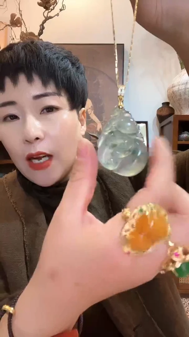吊坠(赠链)未镶嵌翡翠285