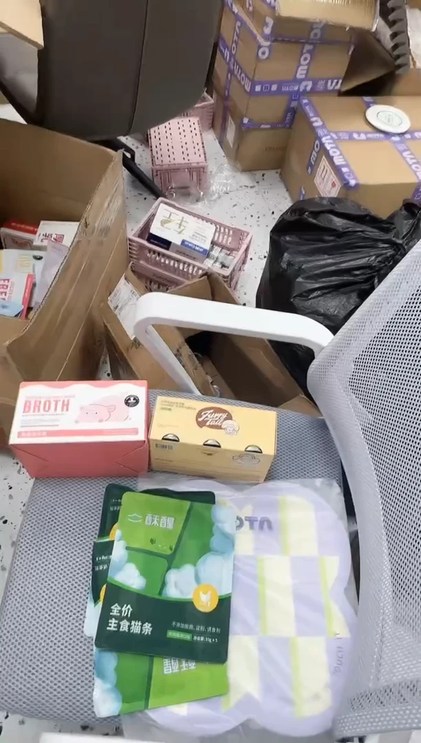 69小雅格尔汤罐1盒+尾巴蘑菇汤1盒+酥醒猫条3包+mota餐垫1随机
