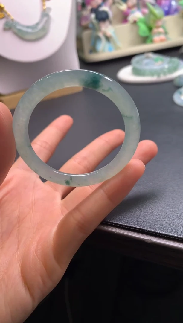 未镶嵌定制翡翠0550767916（42*4.7*5.3）