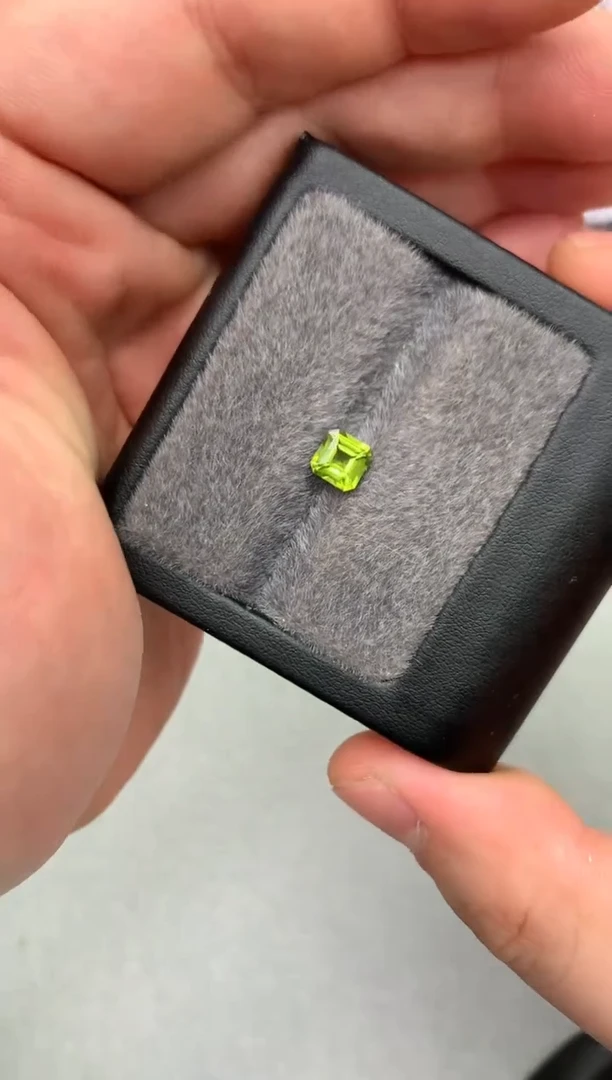 【闪购商品】橄榄石裸石未镶嵌1ct 阿斯切橄榄石
