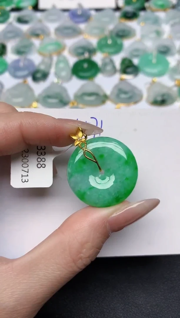 颈饰18K金镶嵌翡翠天然缅甸A货翡翠百元以上9元证书费自理