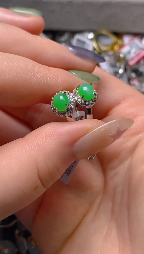 银S925镶嵌戒指翡翠百内无证书