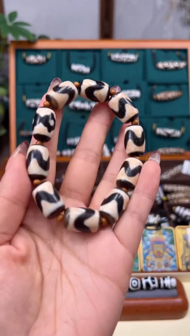 合金颈饰玛瑙/玉髓（覆膜）85.