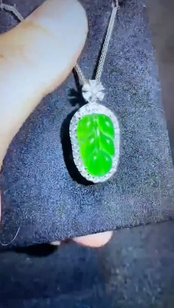 【闪购商品】翡翠吊坠(不含链)未镶嵌多样性发货其一不含链