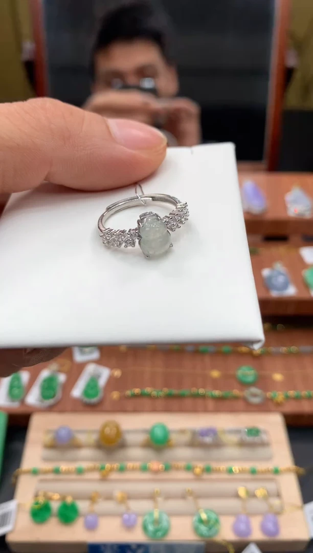 未镶嵌戒指翡翠戒指