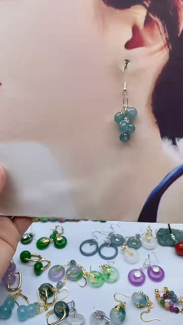 银S925镶嵌石英质玉（天山翠）耳饰631