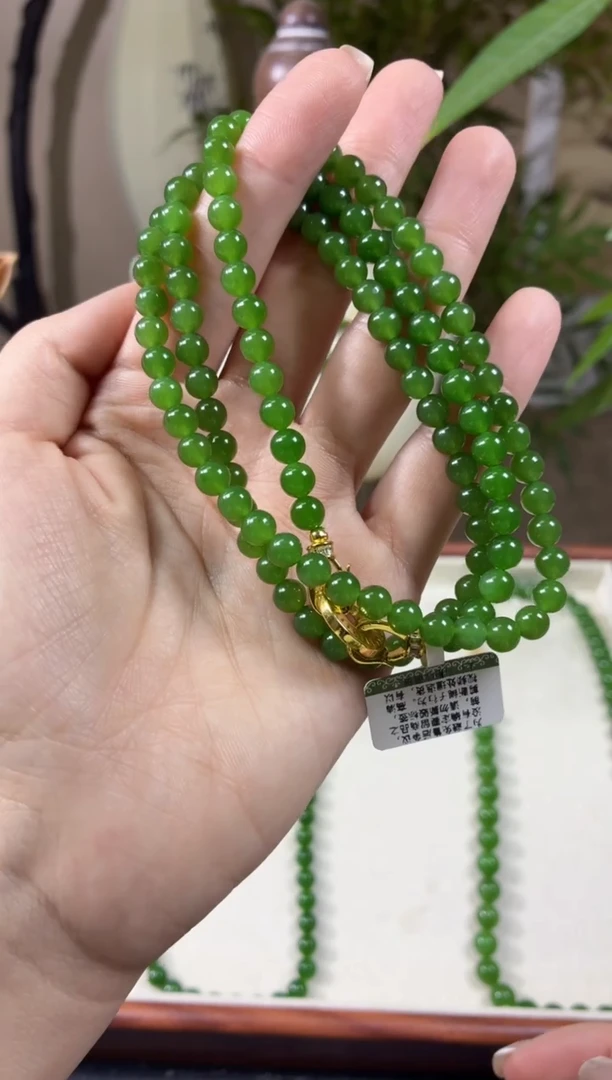 颈饰未镶嵌和田玉（碧玉）6辣阳绿无矿毛衣链