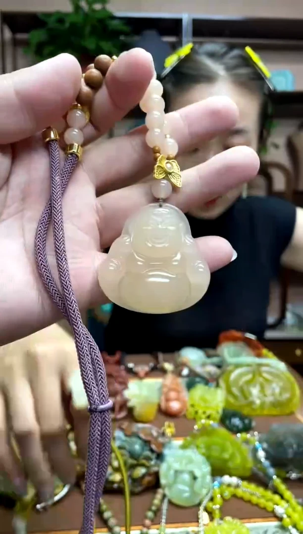 未镶嵌岫玉颈饰·1微瑕