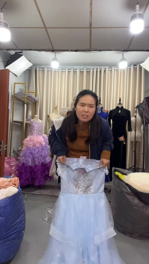 二蛋礼服=断码清仓